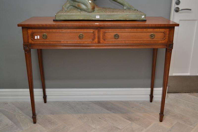 Appraisal: A QUALITY GEORGIAN STYLE MAHOGANY FINISHED TWO DRAWER HALL TABLE