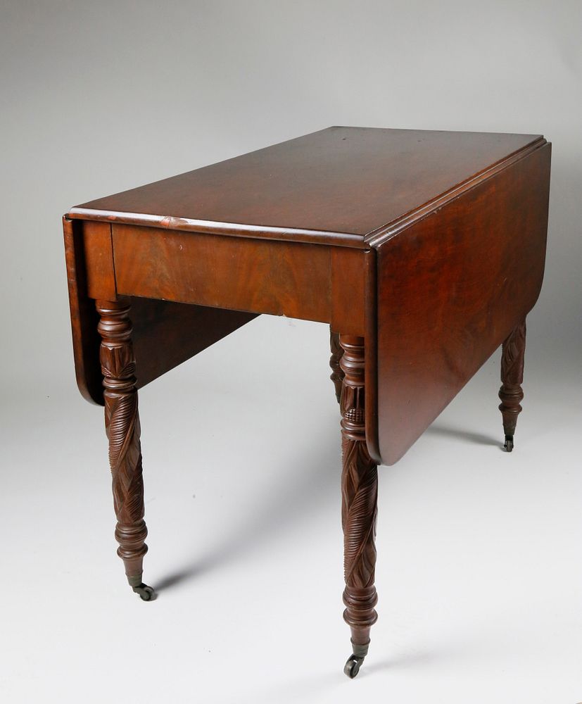 Appraisal: American Mahogany Drop Leaf Dining Table circa American Mahogany Drop