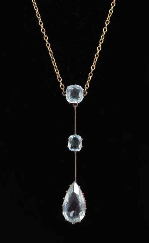 Appraisal: ANTIQUE K GOLD AND AQUAMARINE STONE NECKLACE KT yellow gold