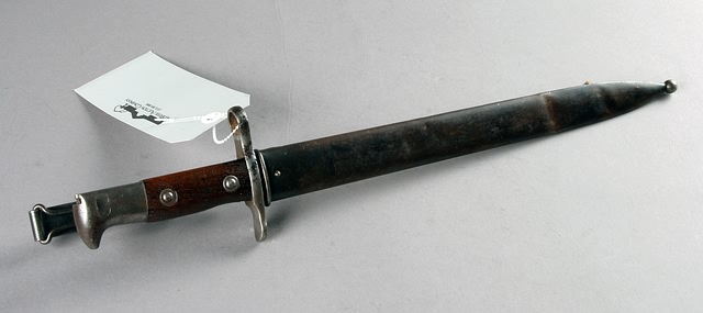 Appraisal: US Krag rifle bayonet dated Type IV scabbard blade shows