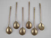 Appraisal: A set of six Russian silver teaspoons with engraved bowls