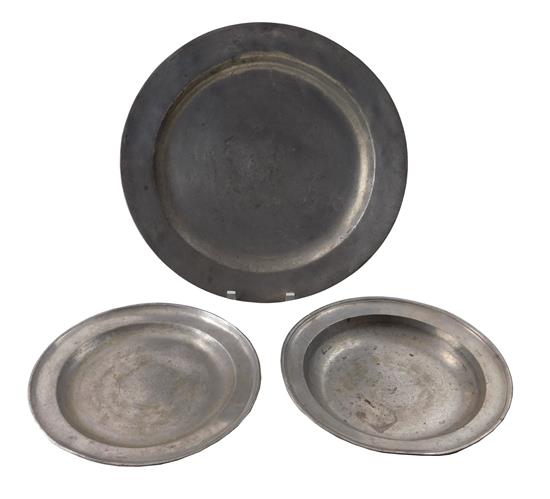 Appraisal: Trio of English pewter dishes deep dish th th C