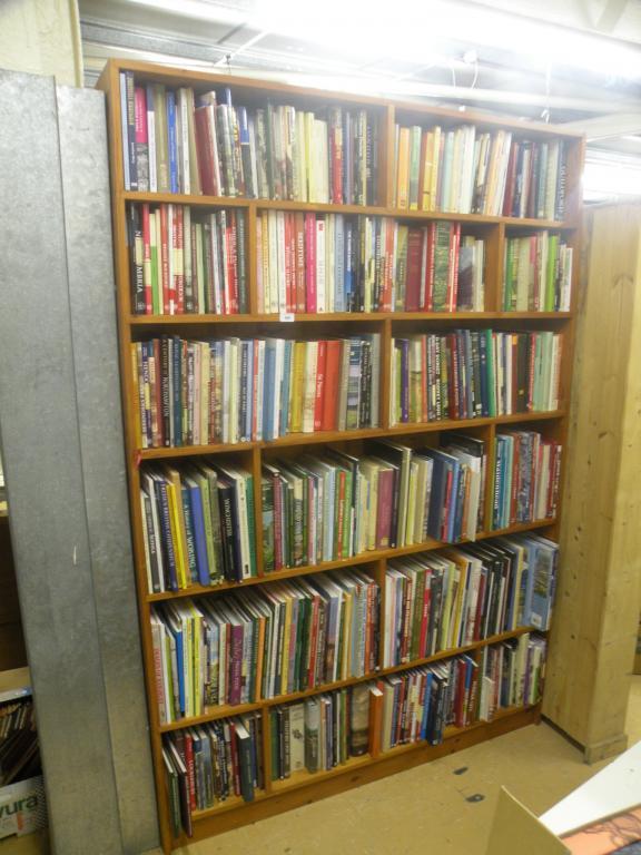 Appraisal: A large quantity of mainly hardback topographical books - shelves