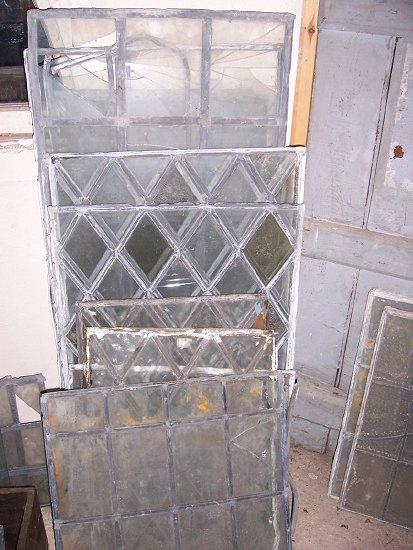 Appraisal: A quantity of clear glazed leaded lights various