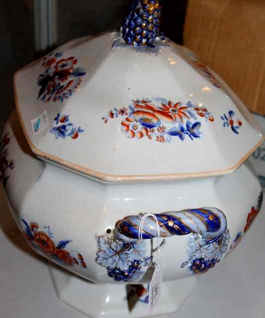 Appraisal: A TH CENTURY 'STONE CHINA' OCTAGONAL TUREEN AND COVER in