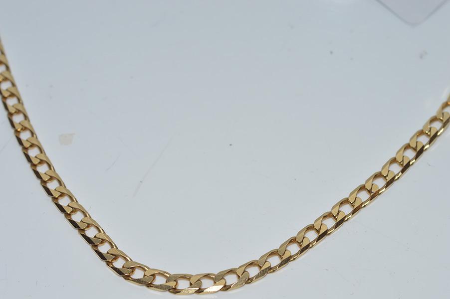 Appraisal: A FLAT CURBLINK CHAIN IN CT GOLD A FLAT CURBLINK