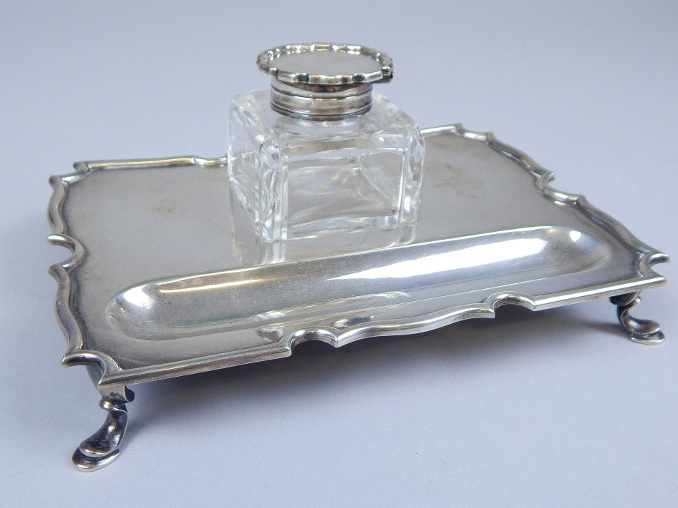 Appraisal: A George VI silver ink stand of rectangular form with