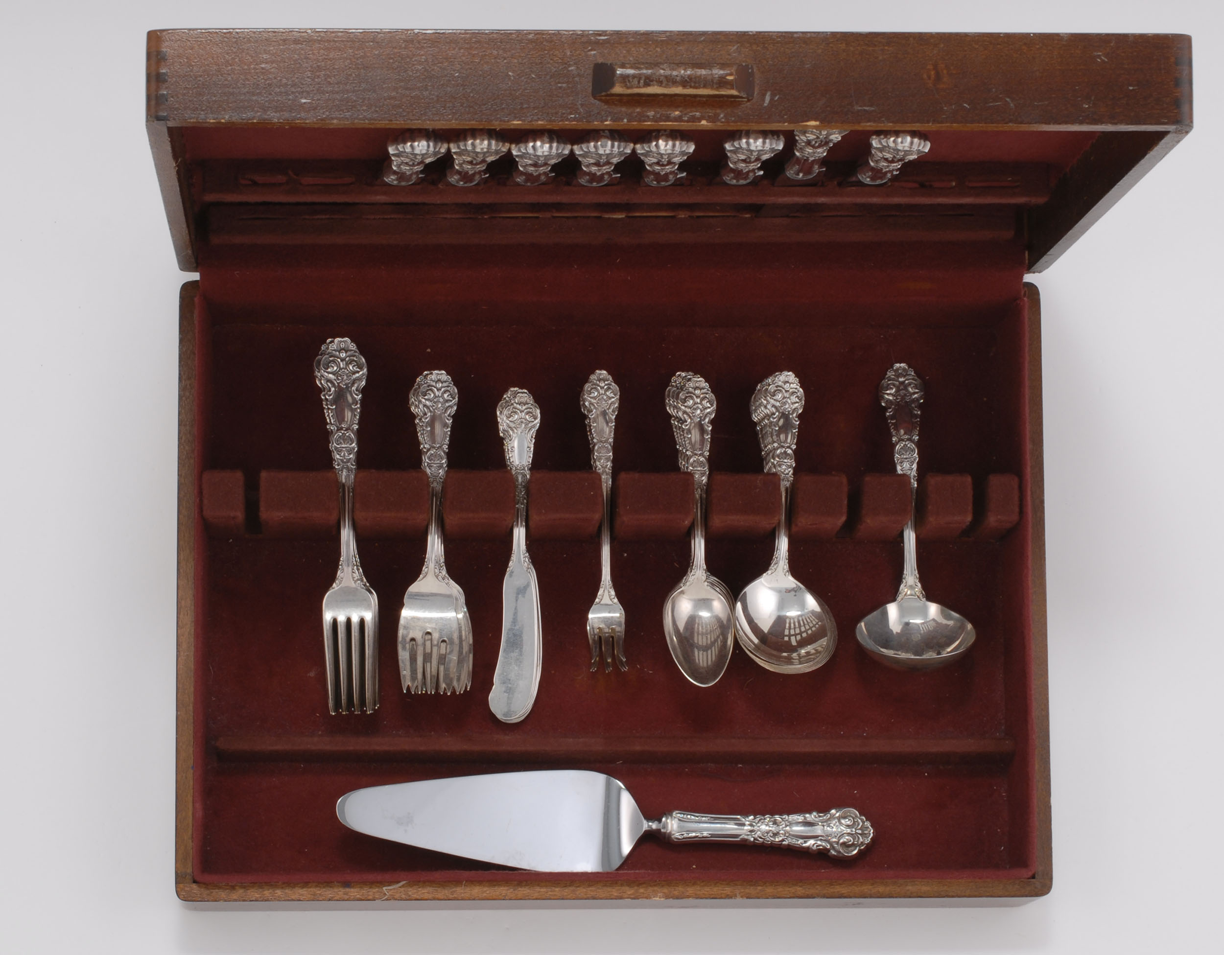 Appraisal: CASED REED BARTON STERLING SILVER FLATWARE SET In the French