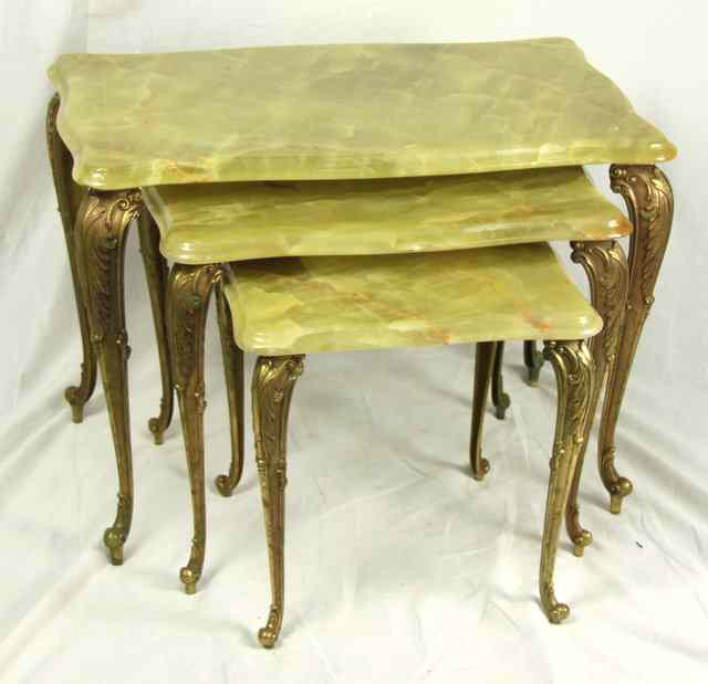 Appraisal: A nest of three onyx tables