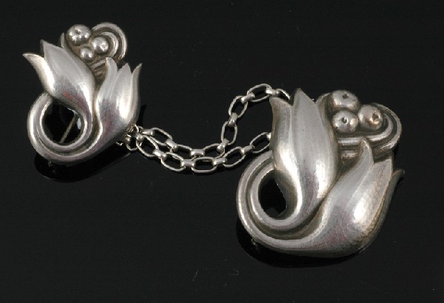 Appraisal: A GEORG JENSEN SILVER DOUBLE FLOWER BROOCH Modelled in sterling