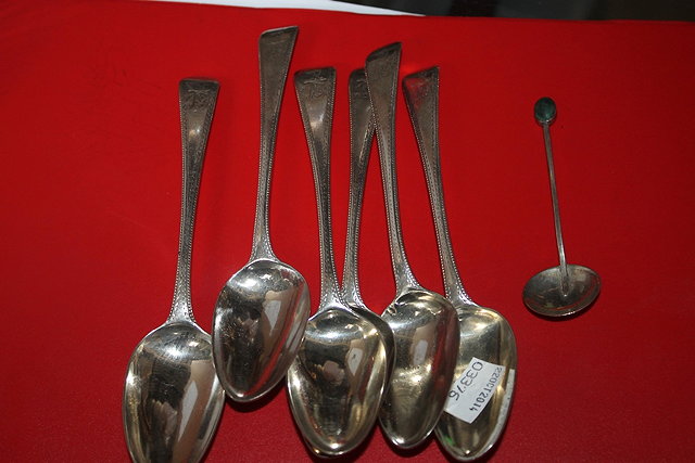 Appraisal: A SET OF SIX GEORGE III SILVER DESSERT SPOONS with