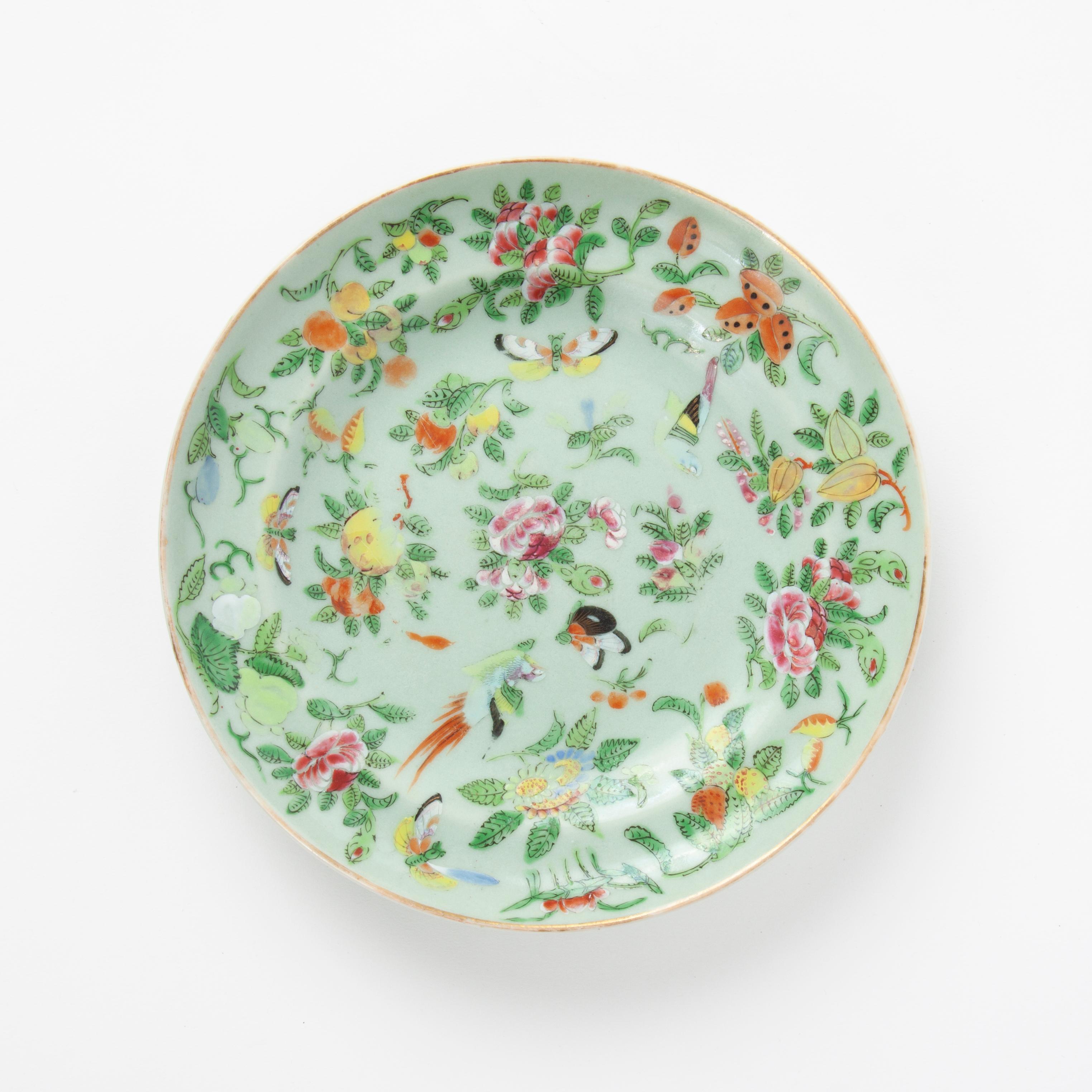 Appraisal: QING CELADON FAMILLE ROSE PLATE A Chinese porcelain plate from