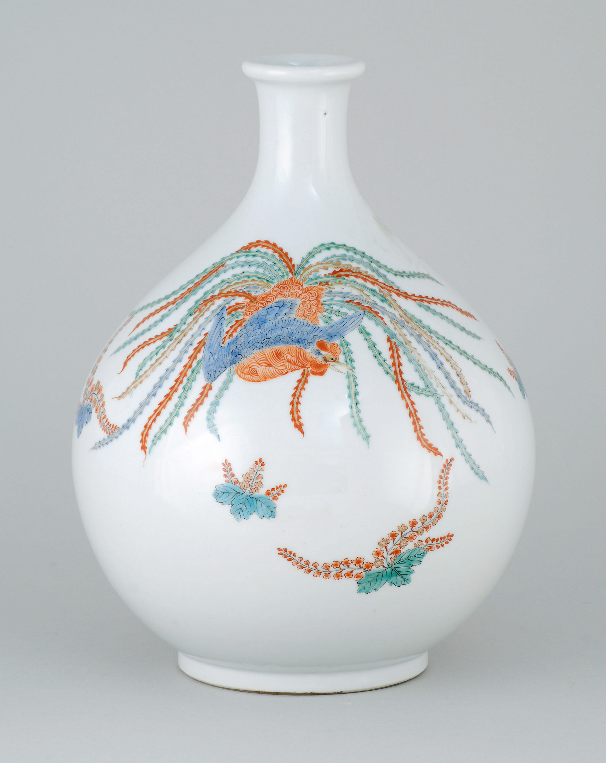 Appraisal: KAKIEMON PORCELAIN BOTTLE VASE th CenturyIn bladder form with phoenix