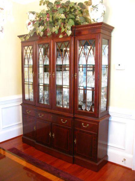 Appraisal: Ethan Allen China Cabinet x x in This lot is