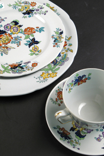 Appraisal: A PIECE COPELAND SPODE FINE CHINA SET in the New