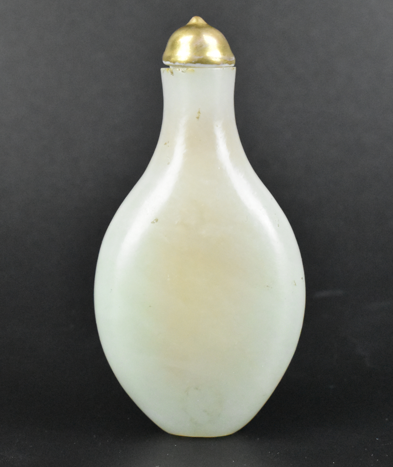 Appraisal: A Chinese white jade snuff bottle dating from the Qing