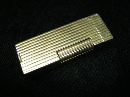 Appraisal: karat yellow gold lighter DunhillEngraved on top 'HER'