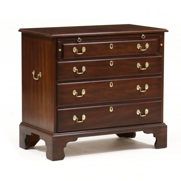 Appraisal: HENKEL HARRIS MAHOGANY BACHELOR'S CHEST OF DRAWERS Late th century