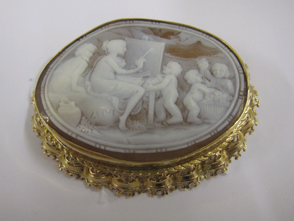 Appraisal: Nine carat gold mounted cameo brooch