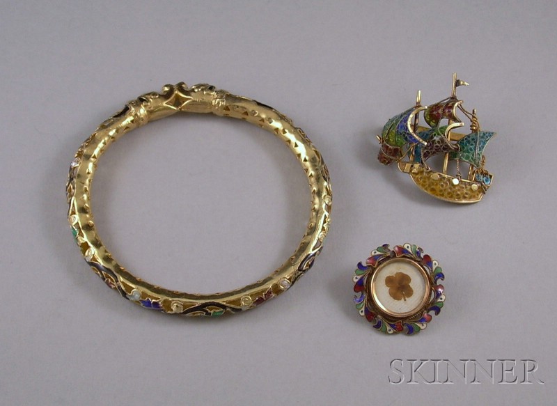 Appraisal: Three Enameled Jewelry Items a kt gold and enamel bangle