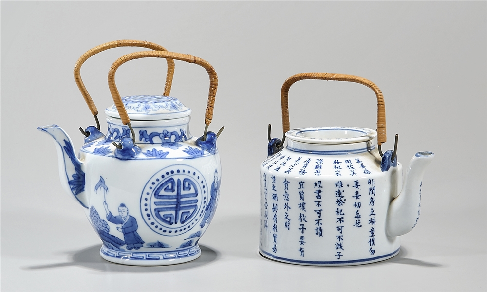 Appraisal: Two Chinese blue and white covered tea pots one with