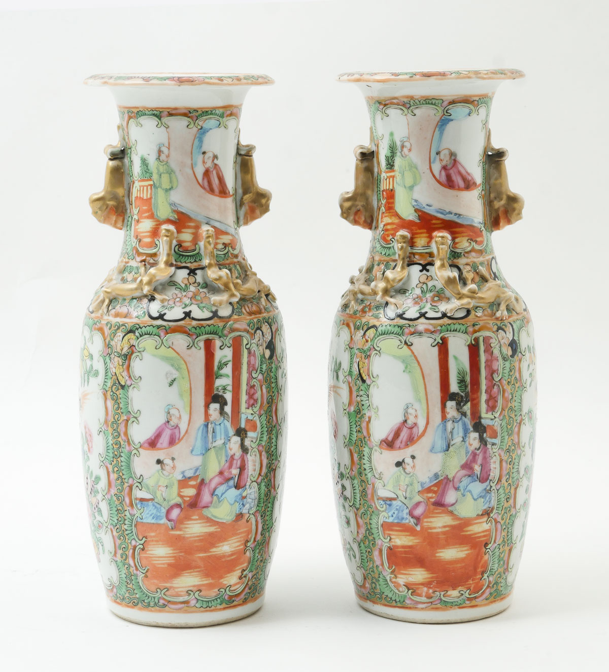 Appraisal: PAIR OF LATE TH C CHINESE ROSE MEDALLION VASES Pair