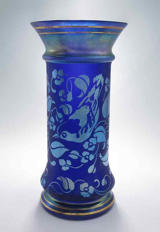 Appraisal: DON FENTON MEMORIAL FAVRENE IRIDESCENT ART GLASS VASE Designed by