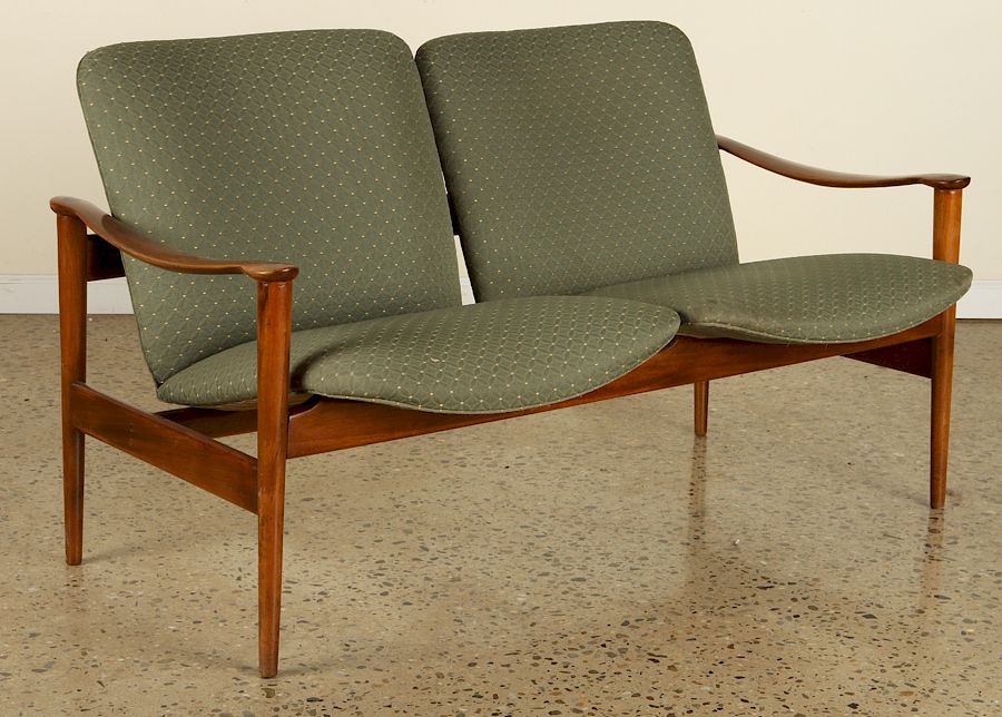 Appraisal: MID CENTURY MODERN SETTEE ATTR TO FREDRIK KAYSER A mid