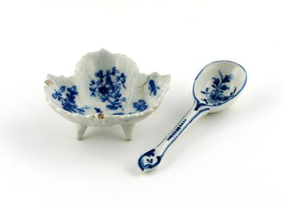 Appraisal: An unusual Bow blue and white pickle dish painted with