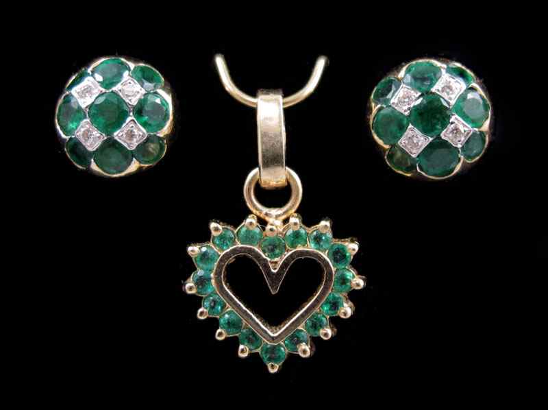 Appraisal: K GOLD EMERALD EARRINGS AND HEART PENDANT K yellow gold