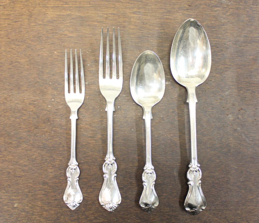 Appraisal: VICTORIAN BRITISH STERLING SILVER FLATWARE SET pieces comprised of dinner