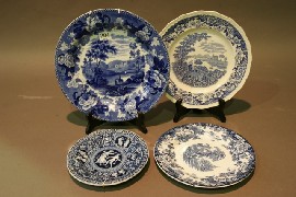 Appraisal: A blue and white Spode Greek patterned plate together with