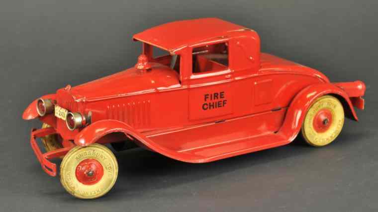 Appraisal: a KINGSBURY FIRE CHIEF CAR Pressed steel coupe model painted