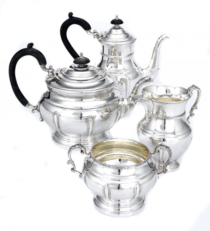 Appraisal: AN ELIZABETH II TEA AND COFFEE SERVICE in Queen Anne