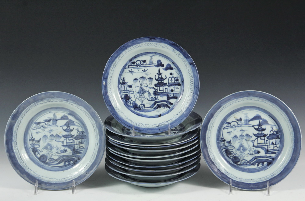 Appraisal: CHINESE PORCELAIN PLATES - th c Canton Export Dinner Plates