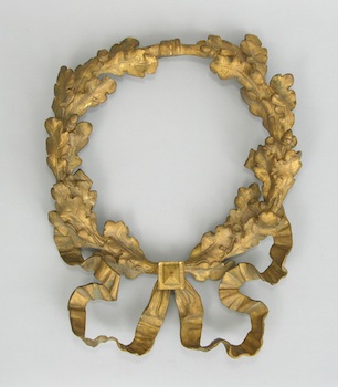 Appraisal: A Gilt Bronze Wreath Ornament A gilt bronze wreath ornament