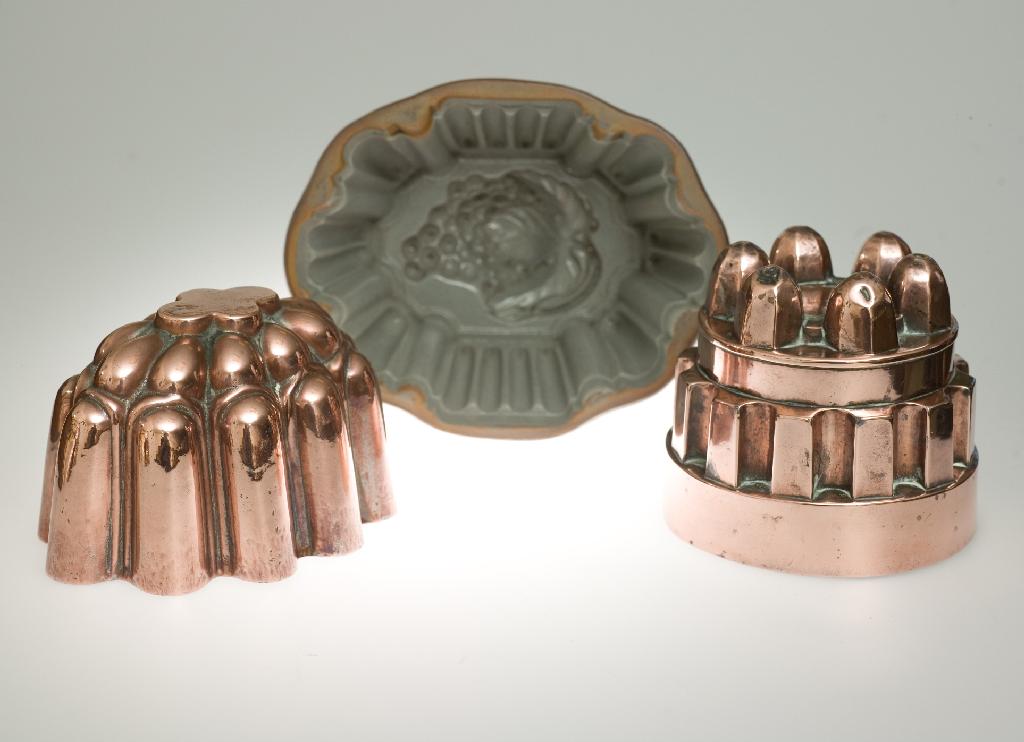 Appraisal: VICTORIAN COPPER JELLY MOULD of circular castle-form stamped no cm