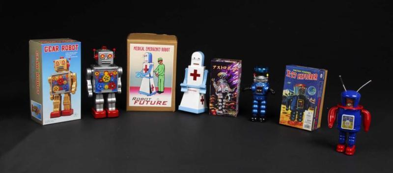 Appraisal: Lot of Contemporary Robot Toys Description American and Japanese All