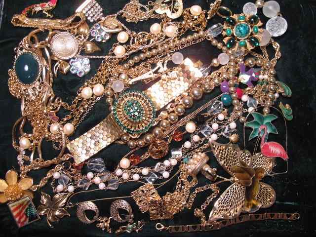 Appraisal: Assorted tray lot of ladies costume jewelry Includes gold tone