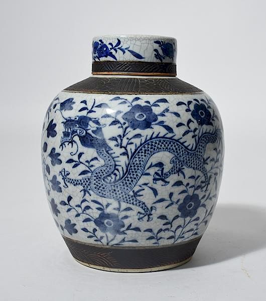 Appraisal: Chinese th C porcelain blue white covered jar Chinese th