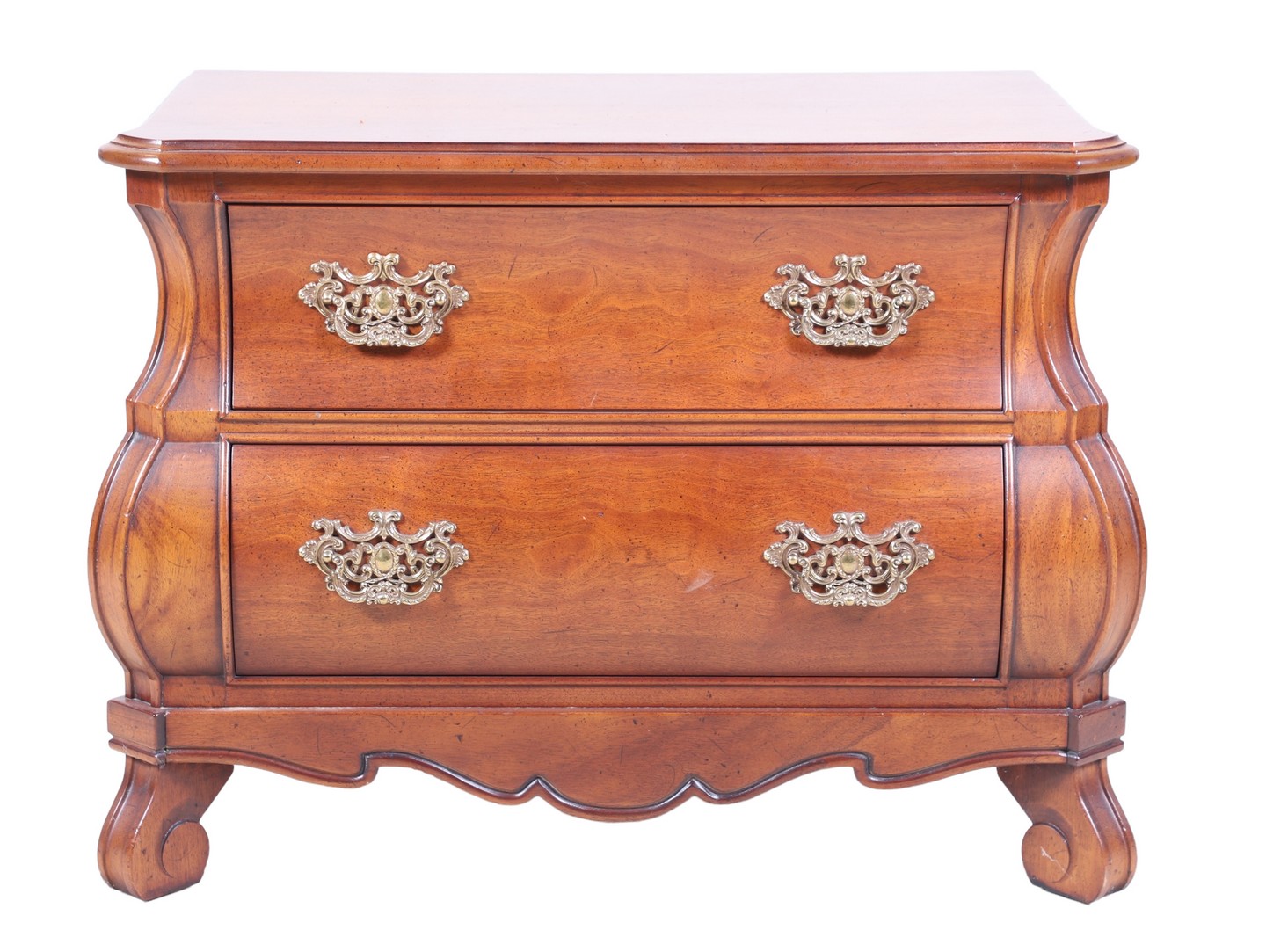 Appraisal: Henredon walnut finished short -drawer chest scalloped skirt scrolled feet