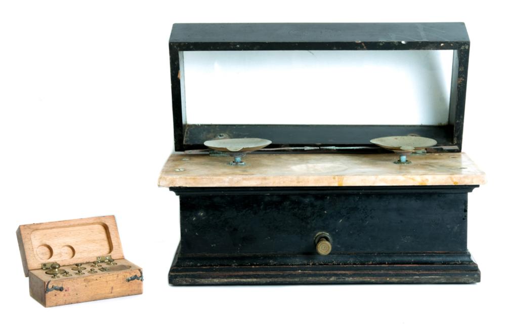 Appraisal: APOTHECARY OR GOLD BALANCE SCALE W WEIGHTSAttributed to The Torsion