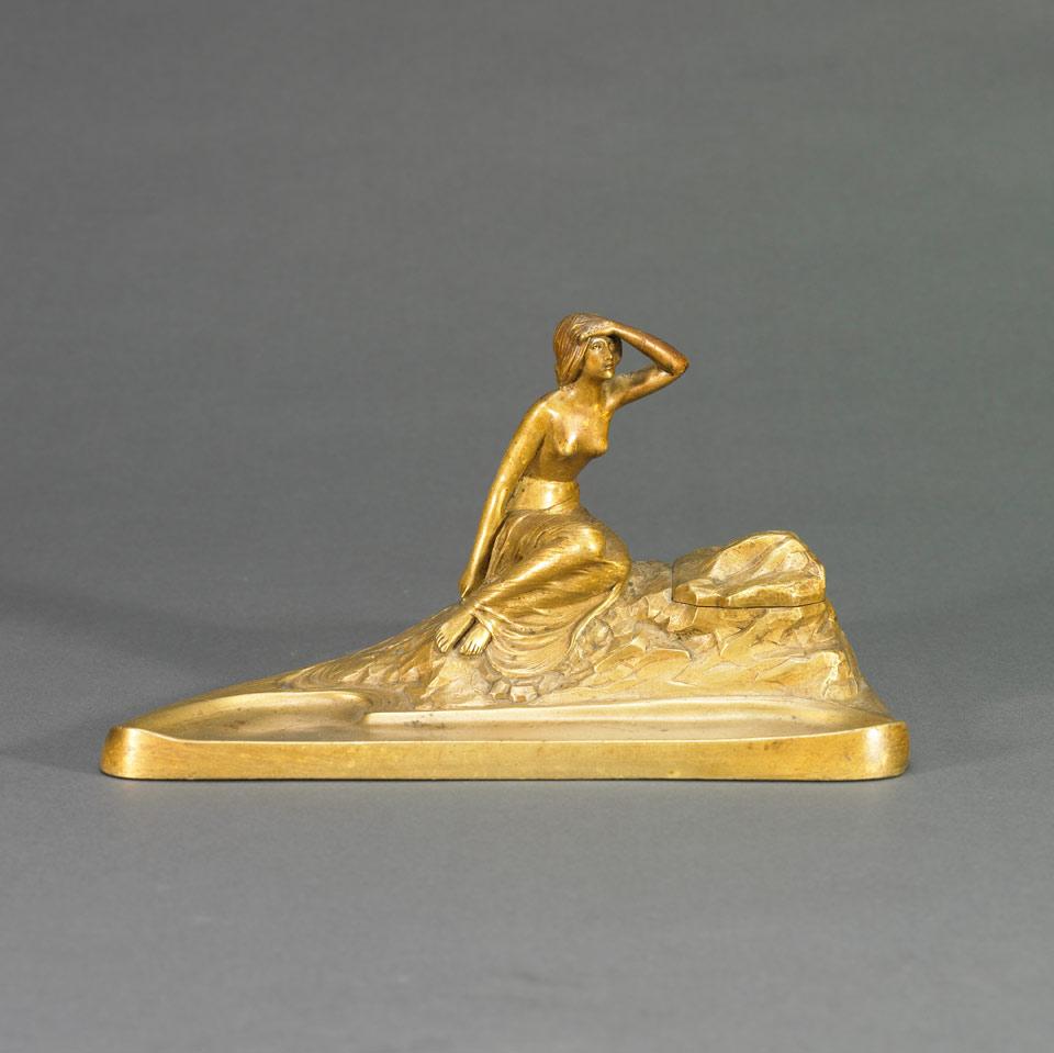 Appraisal: French Gilt Bronze Inkwell with Pen Tray Modelled as a