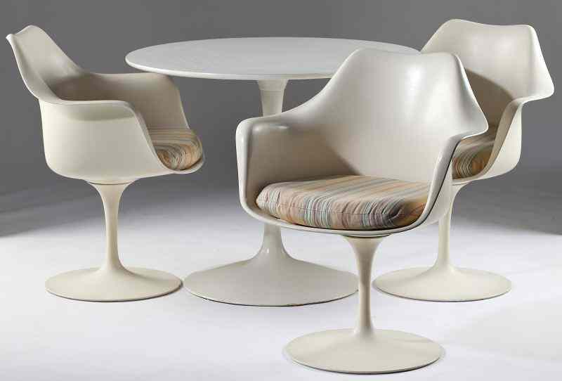 Appraisal: Eero Saarinen Tulip Chairs and Table Finnish-American - including three