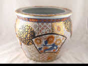 Appraisal: A ceramic Japanese water bowl the exterior in the Imari