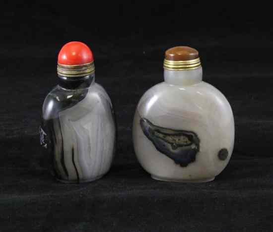 Appraisal: Two Chinese agate snuff bottles probably th century both of