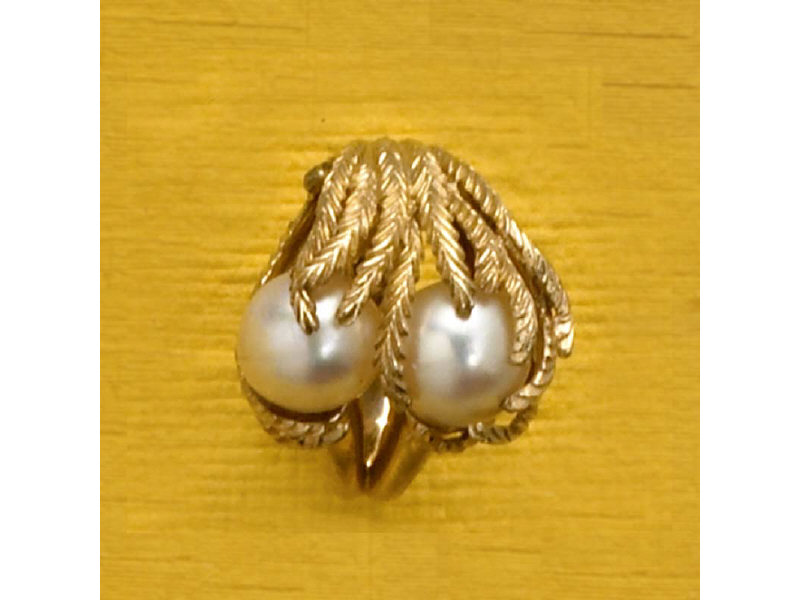 Appraisal: K PEARL RING with mm cultured pearls Weight grams Estimate