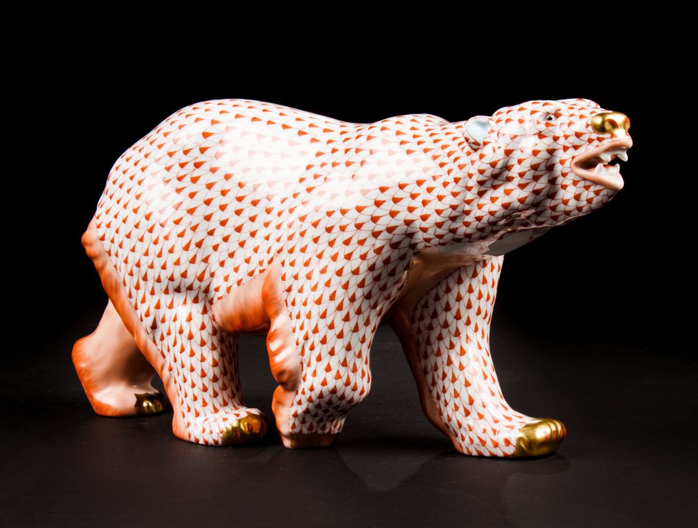 Appraisal: Large Herend porcelain grizzly bear in the Rust Fishnet pattern