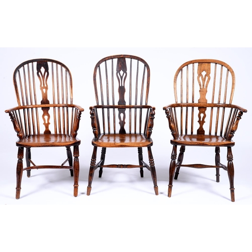 Appraisal: A Victorian yew wood Windsor chair East Midlands Region c