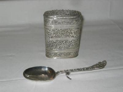 Appraisal: AN INDIAN BOX of oval form the pull-off lid and